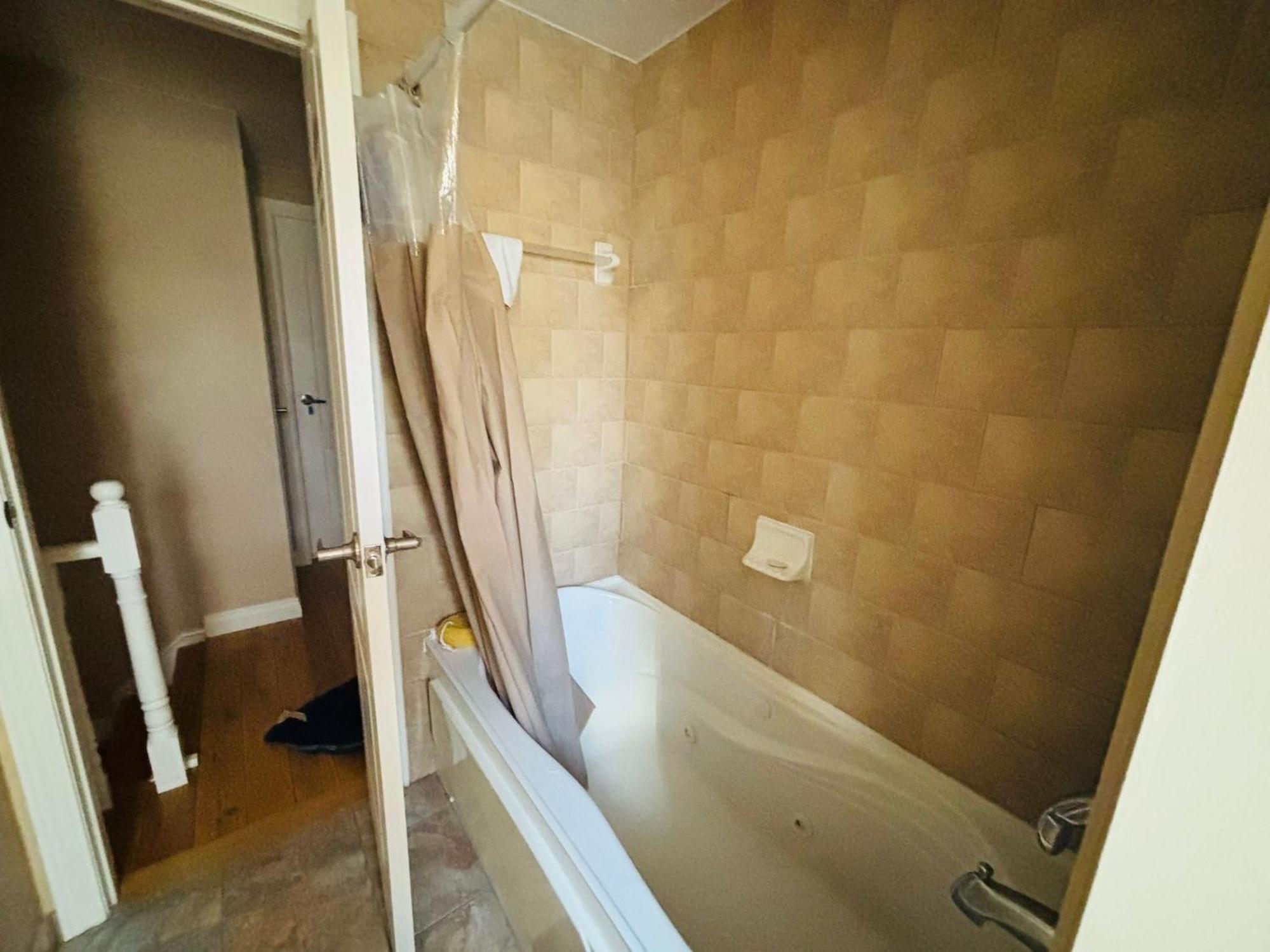 Room With Private Patio Next To Toronto Airport Mississauga Exterior foto